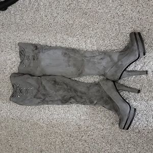 Jennifer Lopez Grey faux suede thigh-high boot size 7.5 (lighly used)
